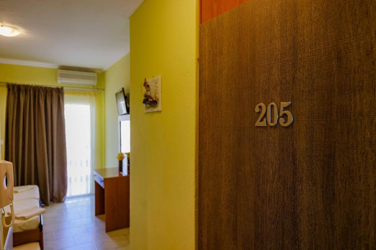Dionisos Apartments Paralia Dionysiou Exterior photo